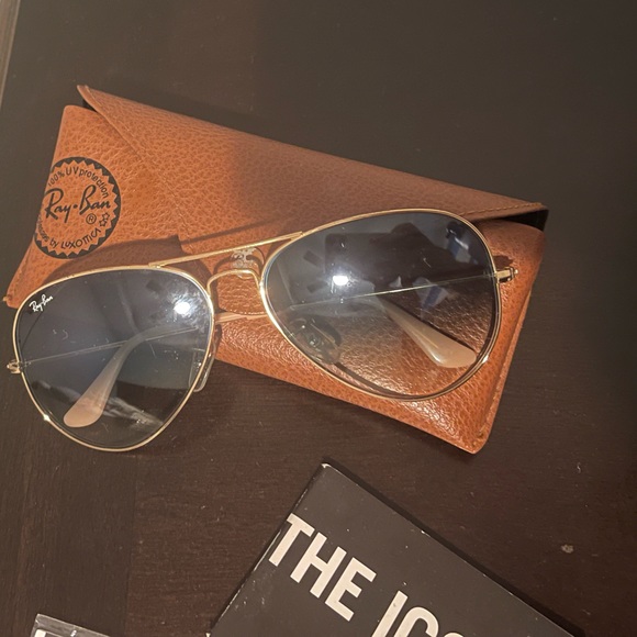 Ray-Ban Sunglasses - Picture 7 of 9